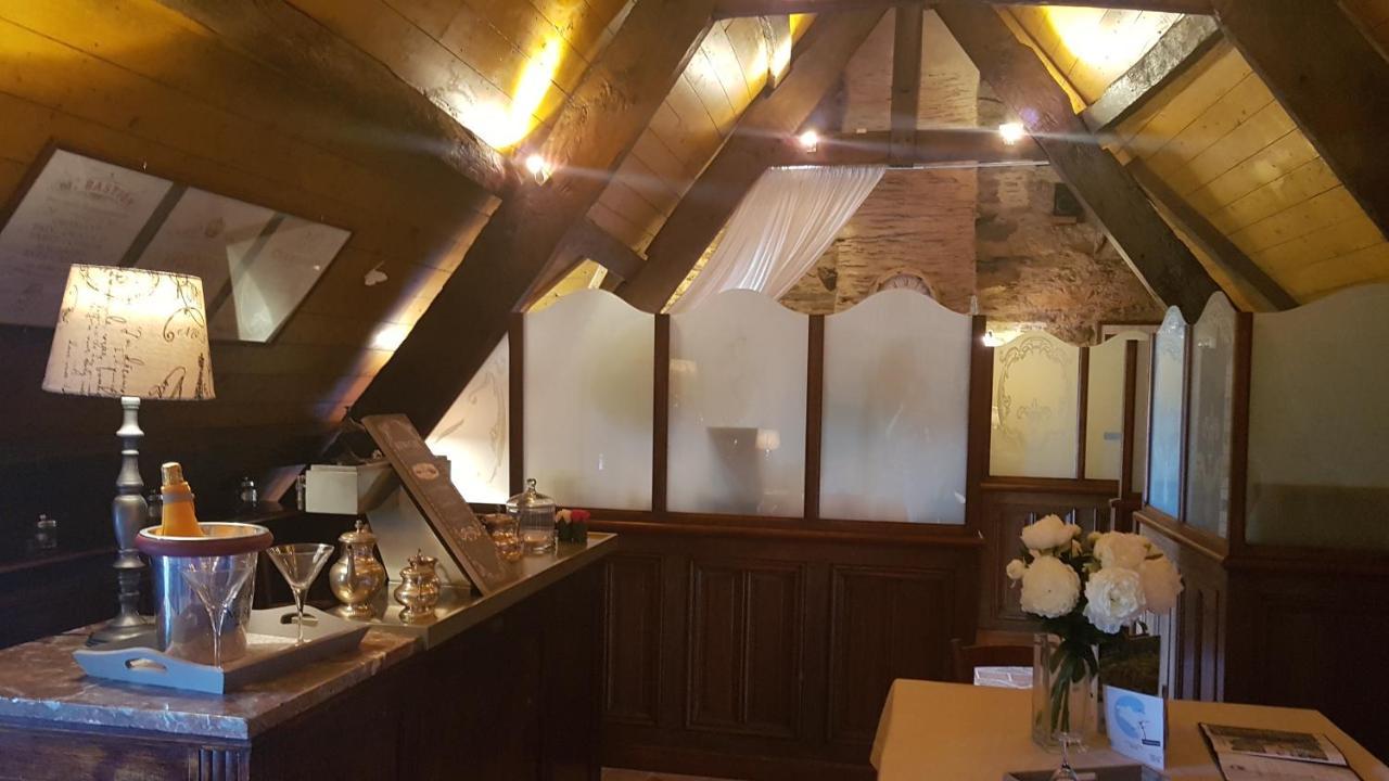 Le Cafe Du Village - Bar A Cocktails & A Ambiance โลแอค ภายนอก รูปภาพ