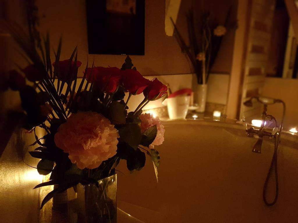 Le Cafe Du Village - Bar A Cocktails & A Ambiance โลแอค ภายนอก รูปภาพ